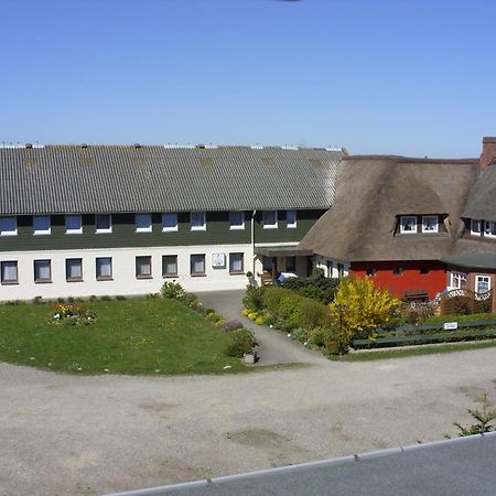 Ferienwohnungen Im Hotel Garni Zur Post Utersum Room photo