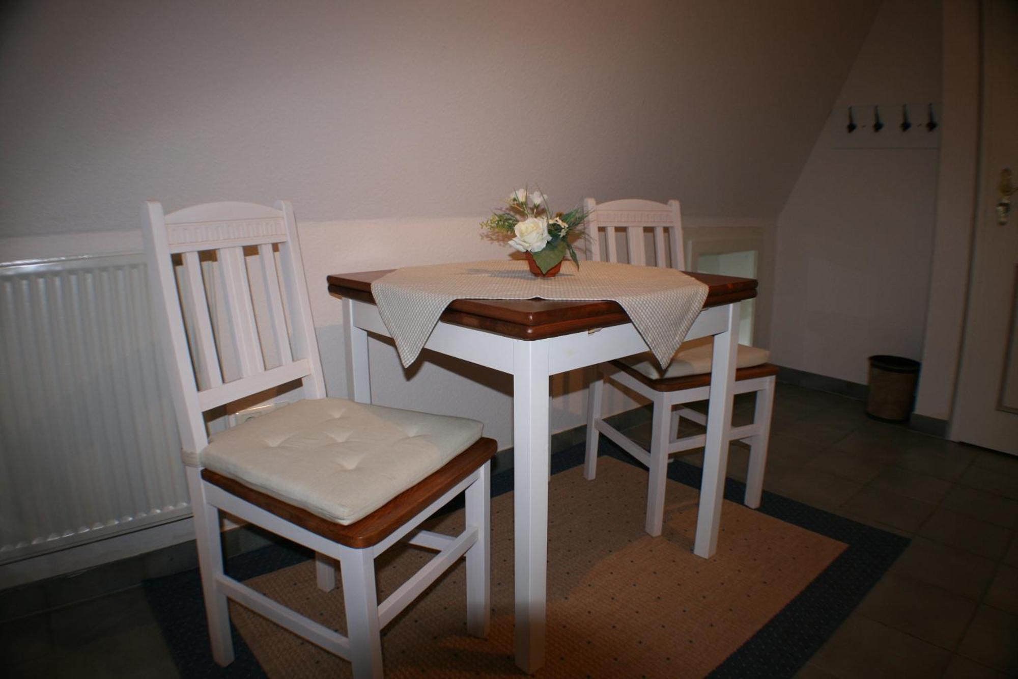 Ferienwohnungen Im Hotel Garni Zur Post Utersum Room photo