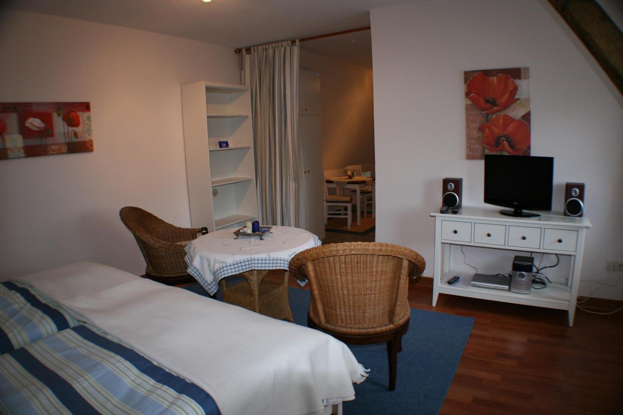 Ferienwohnungen Im Hotel Garni Zur Post Utersum Room photo